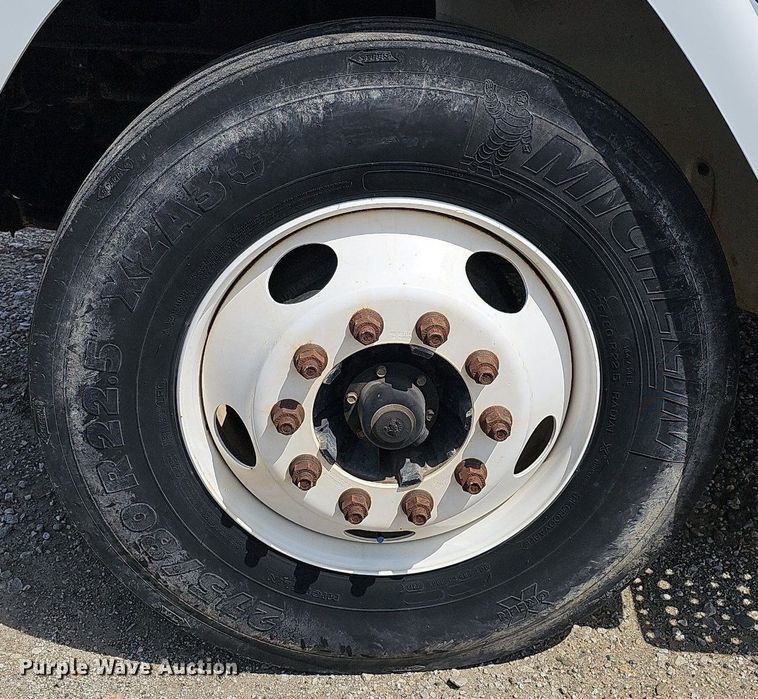 image for item DO4359 2003 Freightliner FL60  utility / service truck