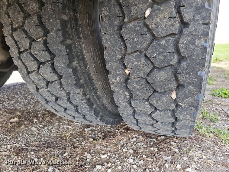 image for item DO4359 2003 Freightliner FL60  utility / service truck