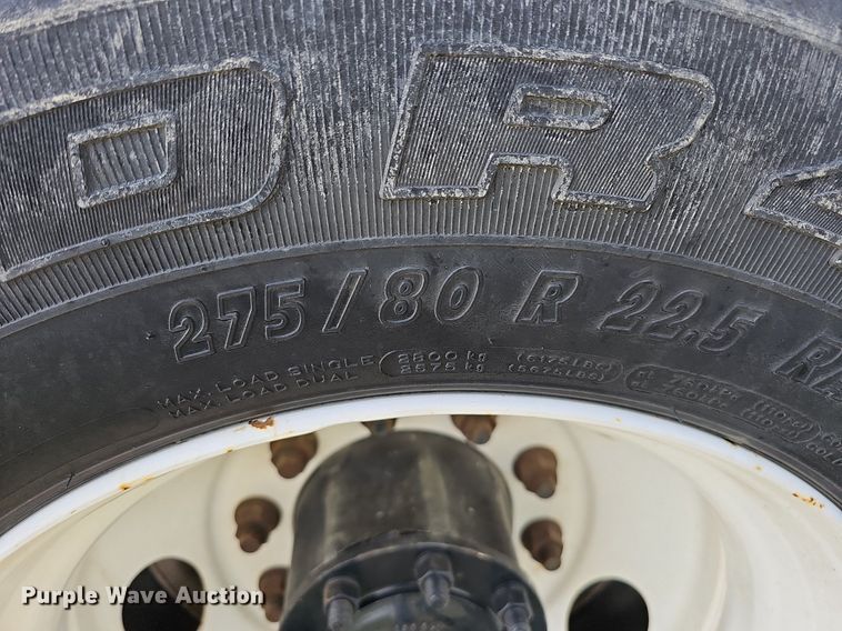 image for item DO4359 2003 Freightliner FL60  utility / service truck