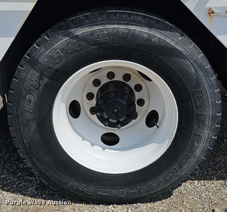 image for item DO4359 2003 Freightliner FL60  utility / service truck