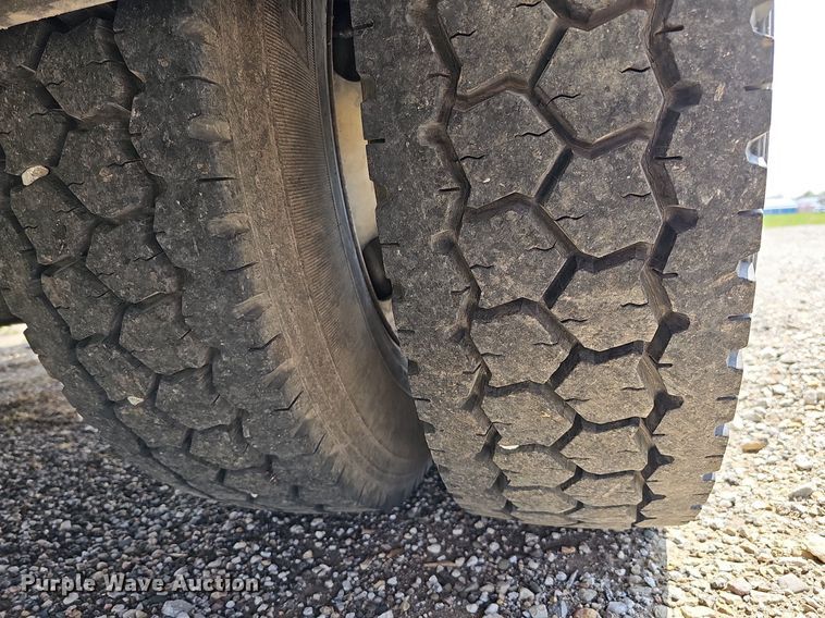 image for item DO4359 2003 Freightliner FL60  utility / service truck