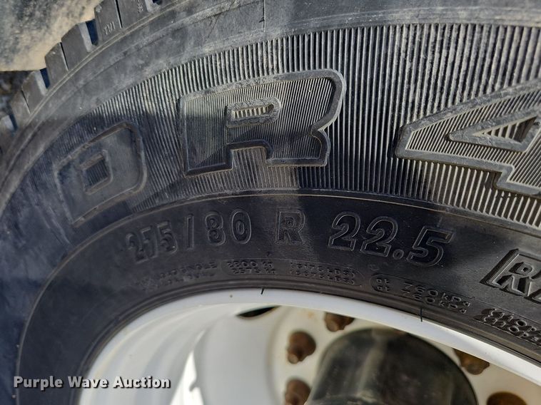 image for item DO4359 2003 Freightliner FL60  utility / service truck