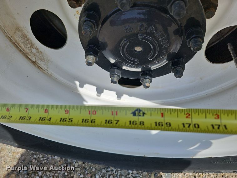 image for item DO4359 2003 Freightliner FL60  utility / service truck