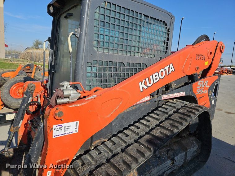 image for item DO4365 2018 Kubota SVL95-2S  tracked skid steer loader