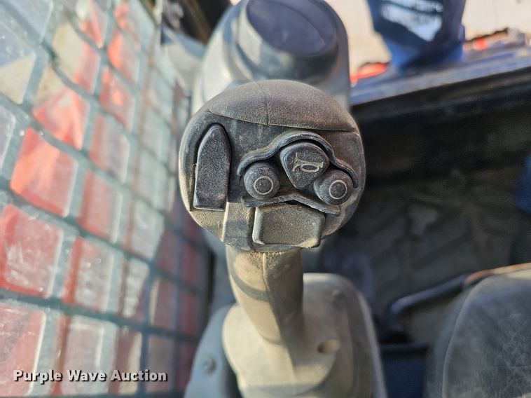 image for item DO4365 2018 Kubota SVL95-2S  tracked skid steer loader