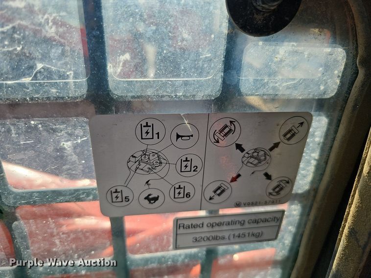 image for item DO4365 2018 Kubota SVL95-2S  tracked skid steer loader