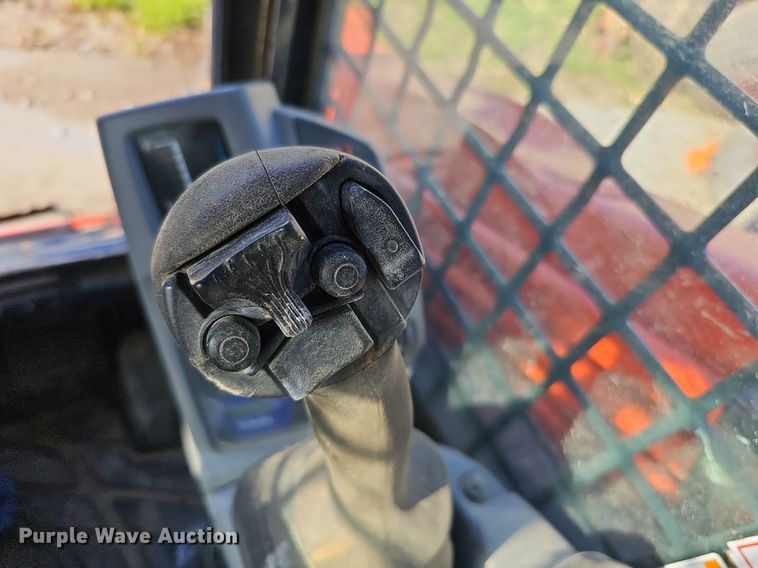 image for item DO4365 2018 Kubota SVL95-2S  tracked skid steer loader