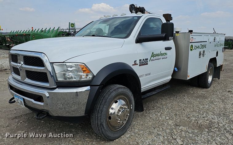 image for item DO4367 2016 Dodge Ram 5500HD  utility / service truck