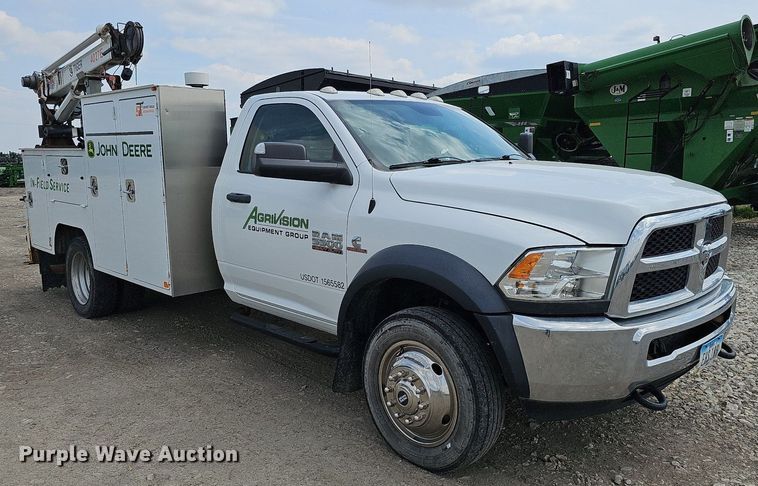 image for item DO4367 2016 Dodge Ram 5500HD  utility / service truck