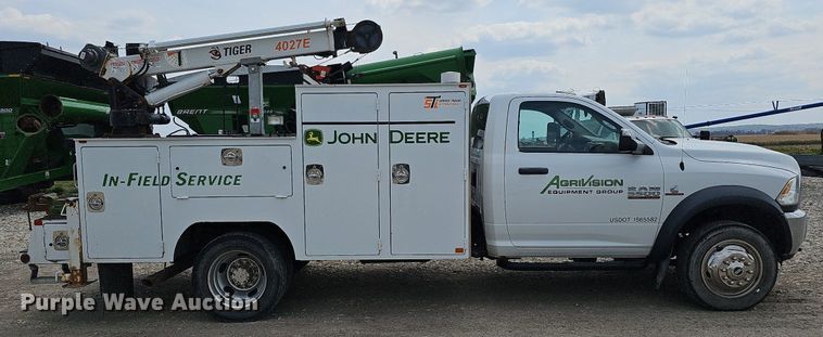 image for item DO4367 2016 Dodge Ram 5500HD  utility / service truck