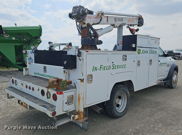 image for item DO4367 2016 Dodge Ram 5500HD  utility / service truck