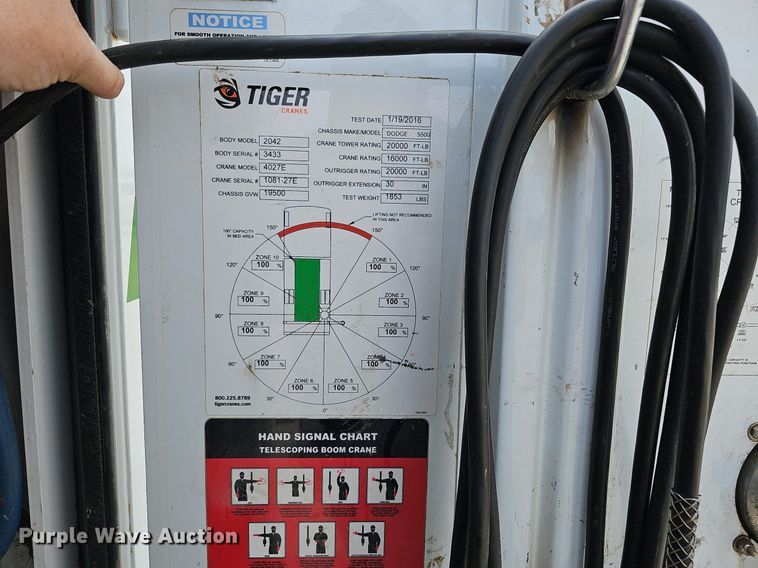 image for item DO4367 2016 Dodge Ram 5500HD  utility / service truck