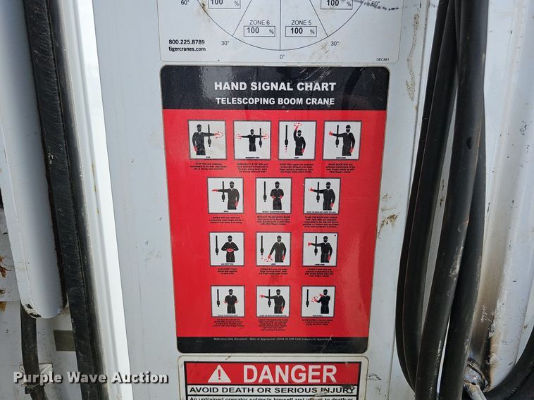 image for item DO4367 2016 Dodge Ram 5500HD  utility / service truck