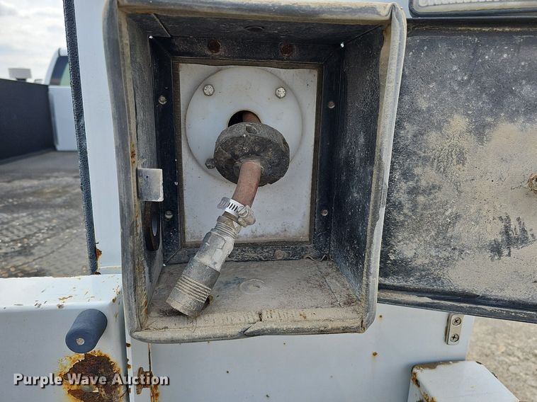 image for item DO4367 2016 Dodge Ram 5500HD  utility / service truck