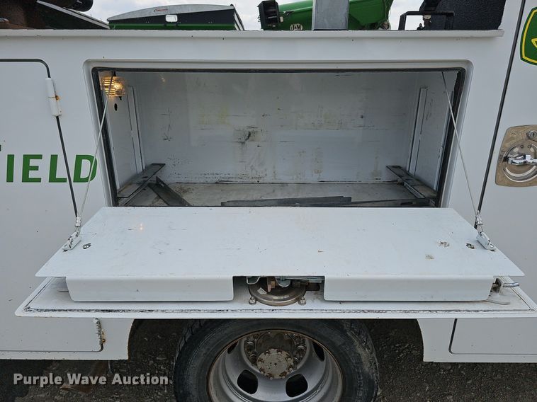 image for item DO4367 2016 Dodge Ram 5500HD  utility / service truck