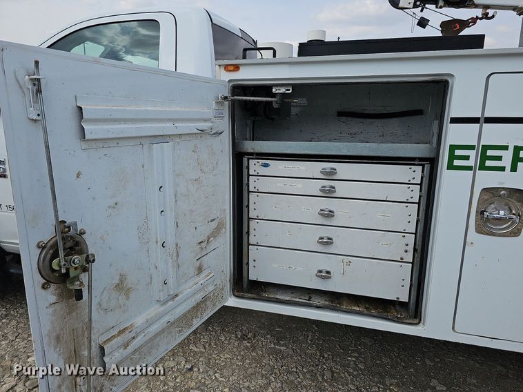 image for item DO4367 2016 Dodge Ram 5500HD  utility / service truck