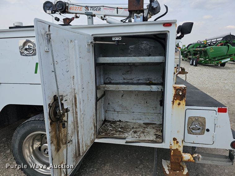 image for item DO4367 2016 Dodge Ram 5500HD  utility / service truck