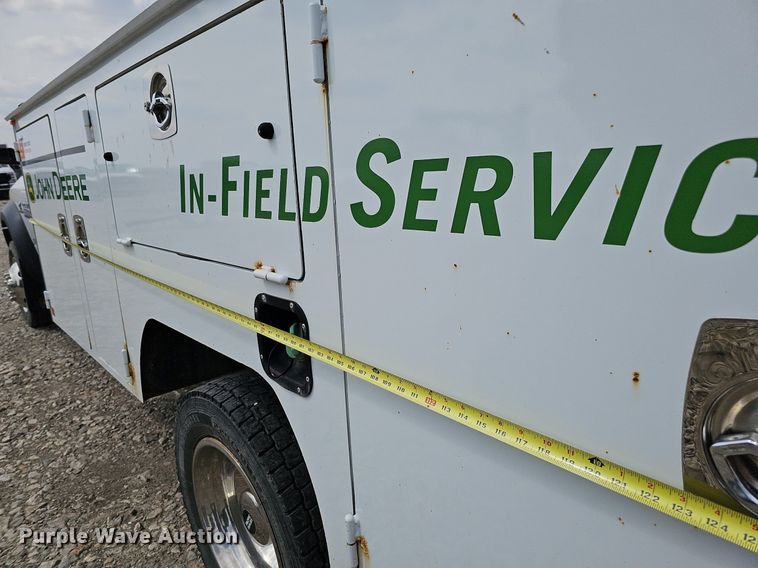 image for item DO4367 2016 Dodge Ram 5500HD  utility / service truck