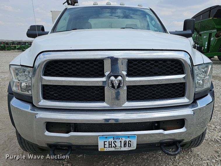 image for item DO4367 2016 Dodge Ram 5500HD  utility / service truck