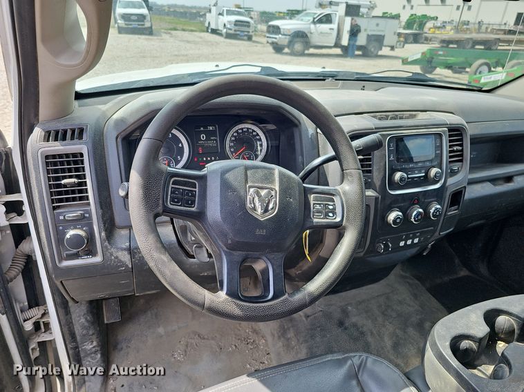 image for item DO4367 2016 Dodge Ram 5500HD  utility / service truck