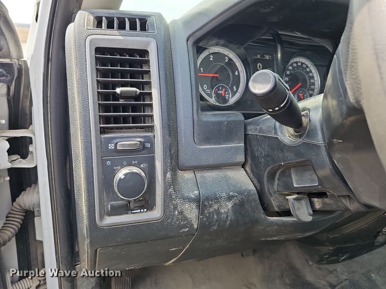 image for item DO4367 2016 Dodge Ram 5500HD  utility / service truck