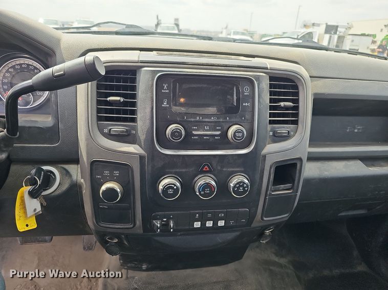 image for item DO4367 2016 Dodge Ram 5500HD  utility / service truck