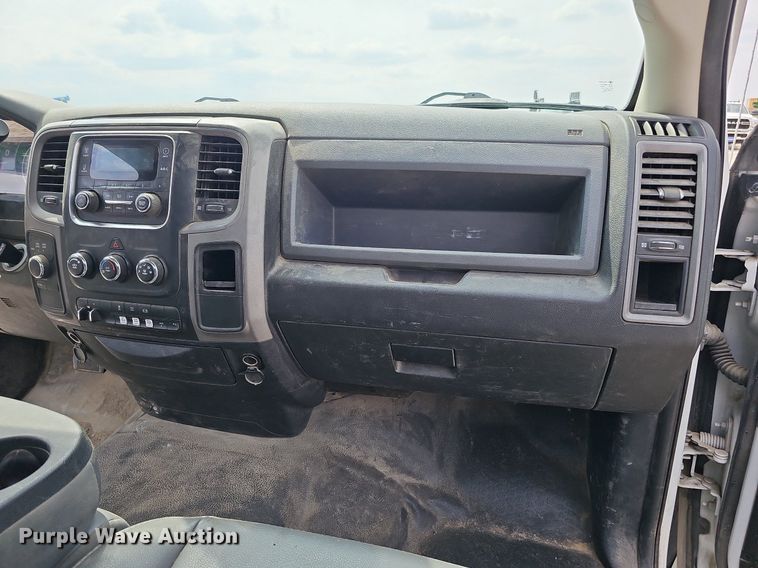 image for item DO4367 2016 Dodge Ram 5500HD  utility / service truck