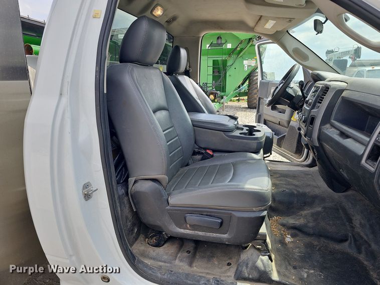 image for item DO4367 2016 Dodge Ram 5500HD  utility / service truck