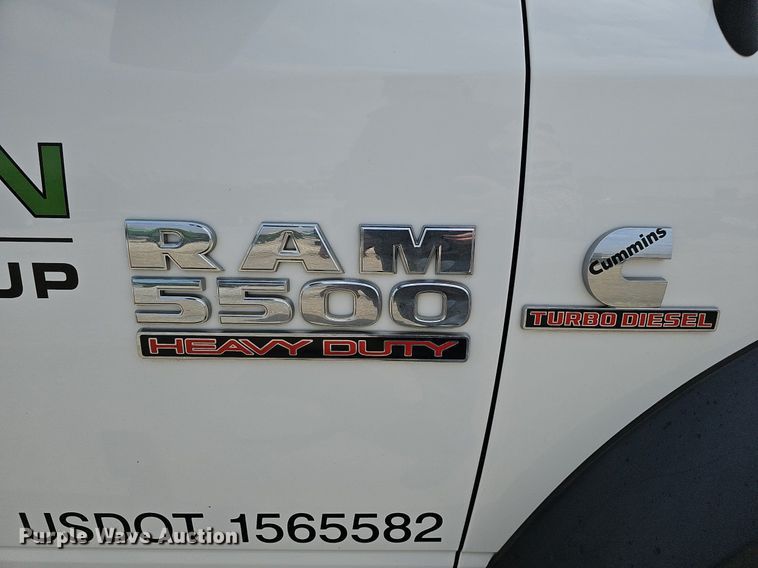 image for item DO4367 2016 Dodge Ram 5500HD  utility / service truck
