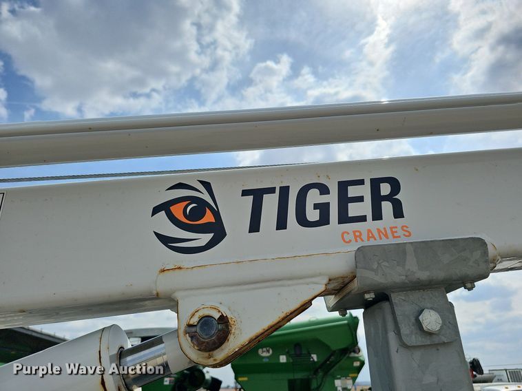 image for item DO4367 2016 Dodge Ram 5500HD  utility / service truck