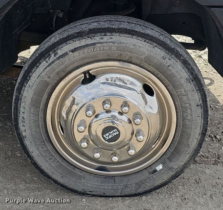 image for item DO4367 2016 Dodge Ram 5500HD  utility / service truck