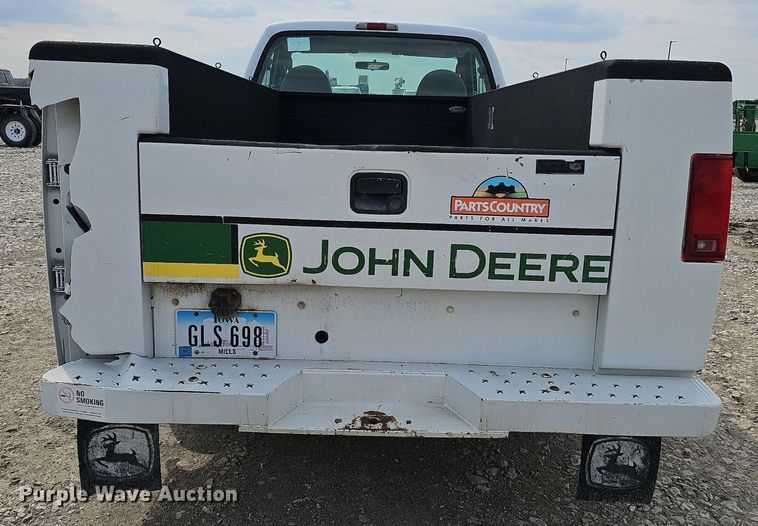 image for item DO4368 2005 Ford F250 Super Duty XL  utility bed pickup truck