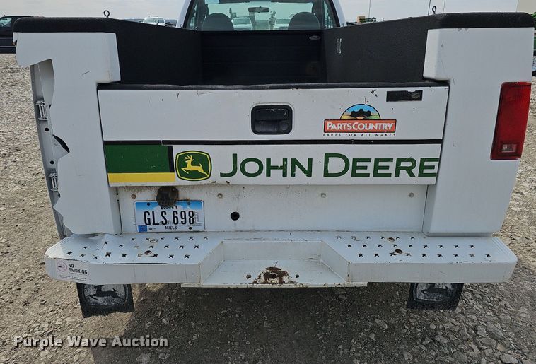 image for item DO4368 2005 Ford F250 Super Duty XL  utility bed pickup truck