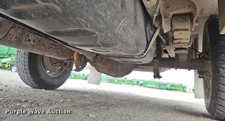 image for item DO4368 2005 Ford F250 Super Duty XL  utility bed pickup truck