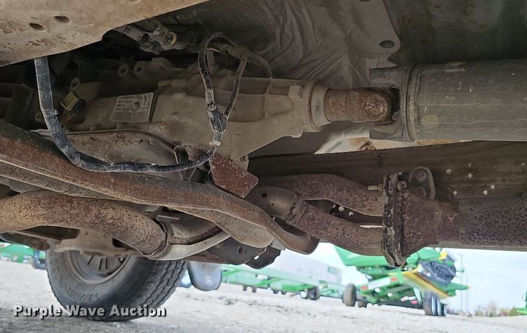 image for item DO4368 2005 Ford F250 Super Duty XL  utility bed pickup truck