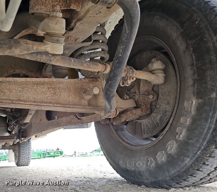 image for item DO4368 2005 Ford F250 Super Duty XL  utility bed pickup truck