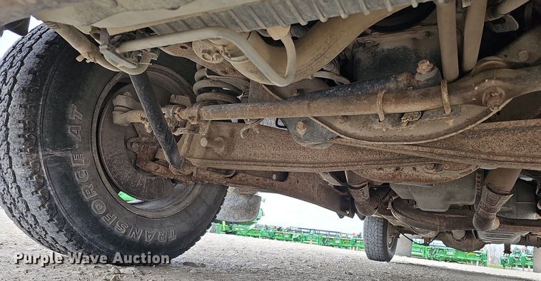 image for item DO4368 2005 Ford F250 Super Duty XL  utility bed pickup truck