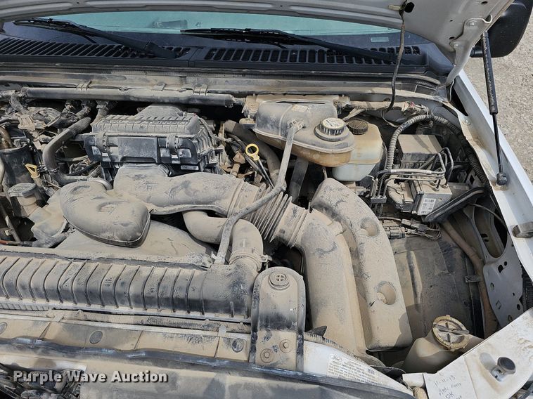 image for item DO4368 2005 Ford F250 Super Duty XL  utility bed pickup truck