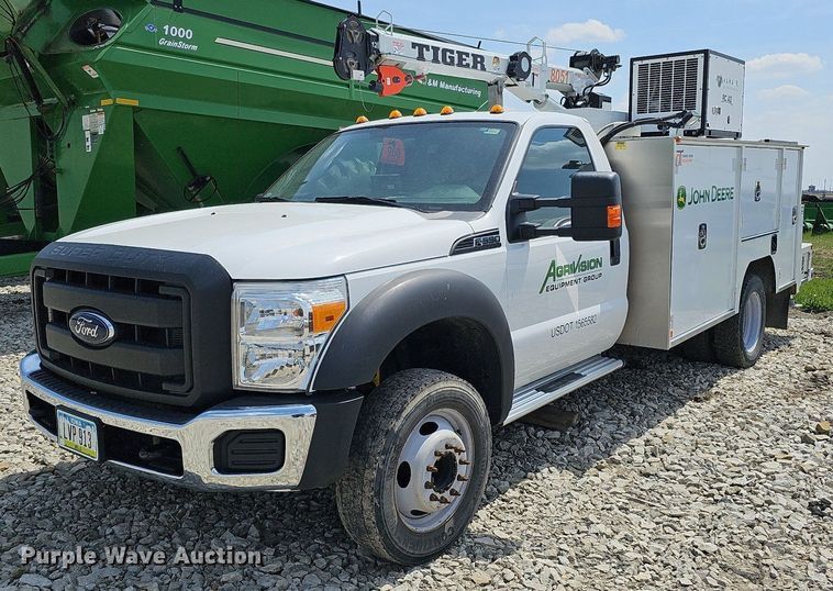 image for item DO4369 2015 Ford F550 Super Duty  utility / service truck