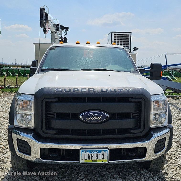 image for item DO4369 2015 Ford F550 Super Duty  utility / service truck