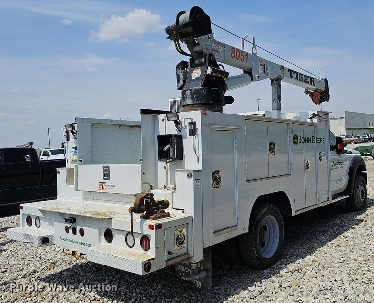 image for item DO4369 2015 Ford F550 Super Duty  utility / service truck