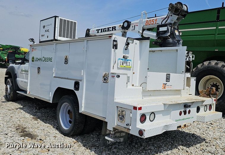 image for item DO4369 2015 Ford F550 Super Duty  utility / service truck