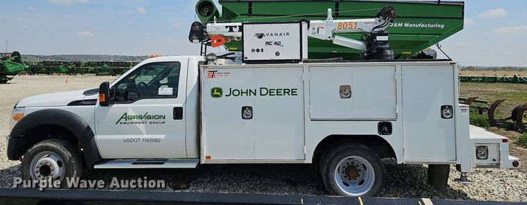 image for item DO4369 2015 Ford F550 Super Duty  utility / service truck