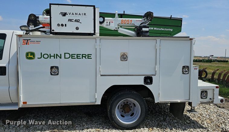 image for item DO4369 2015 Ford F550 Super Duty  utility / service truck