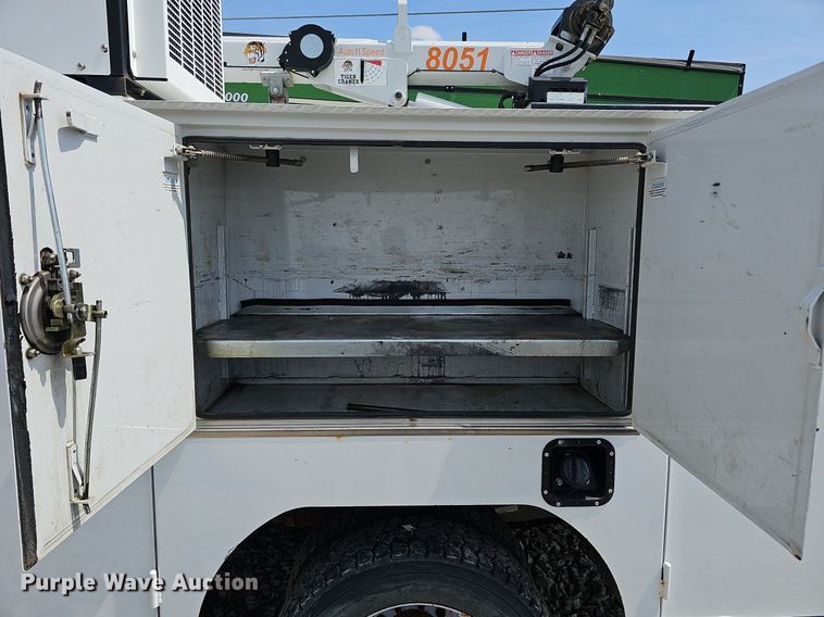 image for item DO4369 2015 Ford F550 Super Duty  utility / service truck