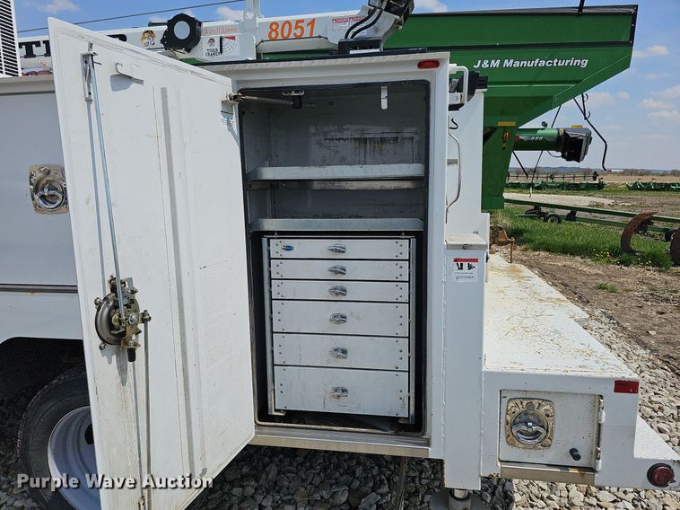 image for item DO4369 2015 Ford F550 Super Duty  utility / service truck