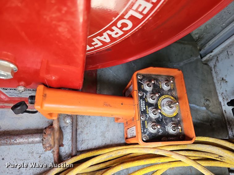 image for item DO4369 2015 Ford F550 Super Duty  utility / service truck