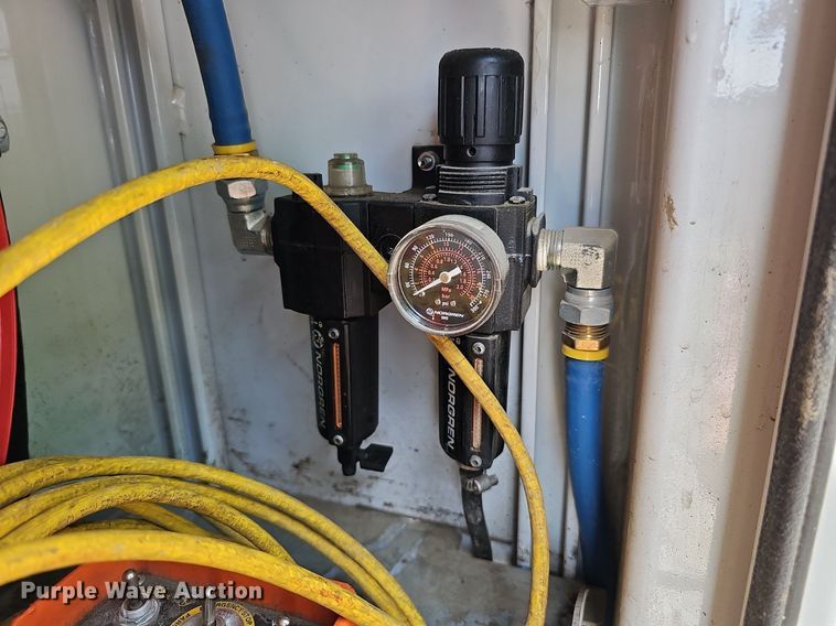 image for item DO4369 2015 Ford F550 Super Duty  utility / service truck