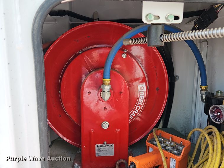 image for item DO4369 2015 Ford F550 Super Duty  utility / service truck