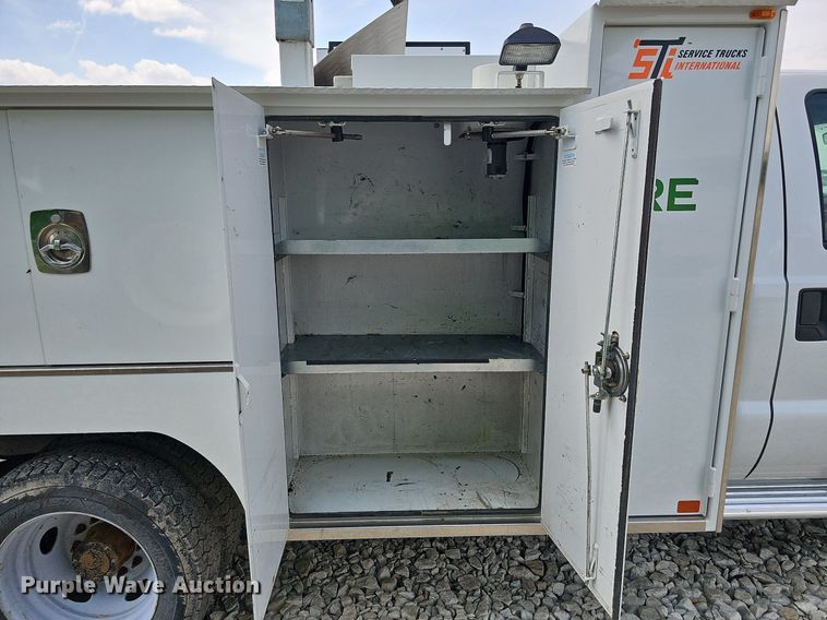 image for item DO4369 2015 Ford F550 Super Duty  utility / service truck